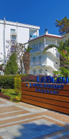 LE BLEU HOTEL