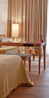 Louis Hotel