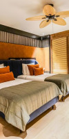 Lujo Hotel