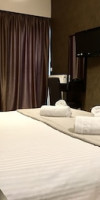 MC QUEEN HOTEL