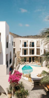 Nami Hotel & Suites