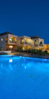 Nanakis Beach Apartments