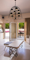 Neikos Mediterraneo Luxury Suites