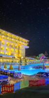 FERGUS Style Cala Blanca Suites