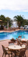 Oasis Hotel