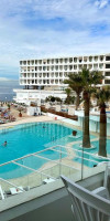 Ona Pearly Grey Hotel