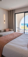 ONE RESORT PREMIUM
