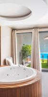 Orka Cove Hotel Penthouse And Suites