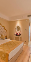 Iris Hotel