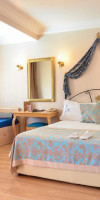 HIGH TECH TAMARISES HOTEL