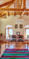 Hotel Petreas Castle