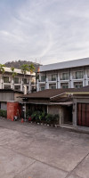 Phu-ke-ta The Hip Serviced Apartment and Hotel