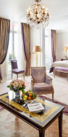 Plaza Athenee - Dorchester Collection