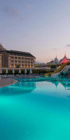 Queens Bay Hotel