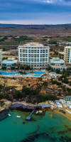 Radisson Blu Golden Sands Resort