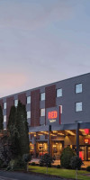 Radisson RED London Gatwick Airport