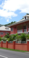 REEF HOLIDAY APARTMENTS