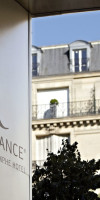 RENAISSANCE PARIS ARC DE TRIOMPHE