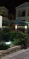 RENIA HOTEL APARTMENTS