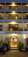 Renoir Boutique