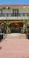 Riverside Garden Resort