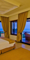 Sea Cliff Resort & Spa