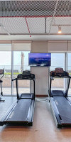 Stilnaya Kvartira s 1 Spalney i Balkonom v Beach Isle 1 Apartments
