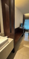 THE BANGKOK AIRPORT LINK SUITE