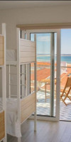 Top City Hostel & Suites