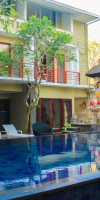 Transera Kamini Legian