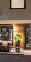 TWO TIMEZ - Boutique Hotel