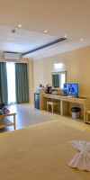 RIAD LAORA