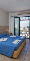 Elmi Suites Apartments