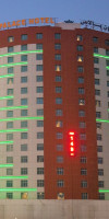 Capital O 401 Crown Palace Hotel 