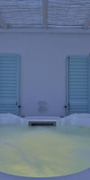 Bill and Coo Suites and Lounge