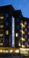 Royal Park Apartments