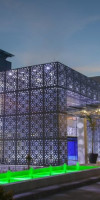 KING EVELTHON BEACH HOTEL