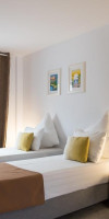 RIAD ADORE