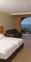 Four Views Oasis