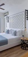 VASIA BOULEVARD BOUTIQUE HOTEL