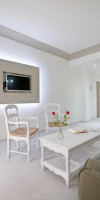 Zephyros Hotel