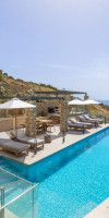 Zeus Luxury Villas