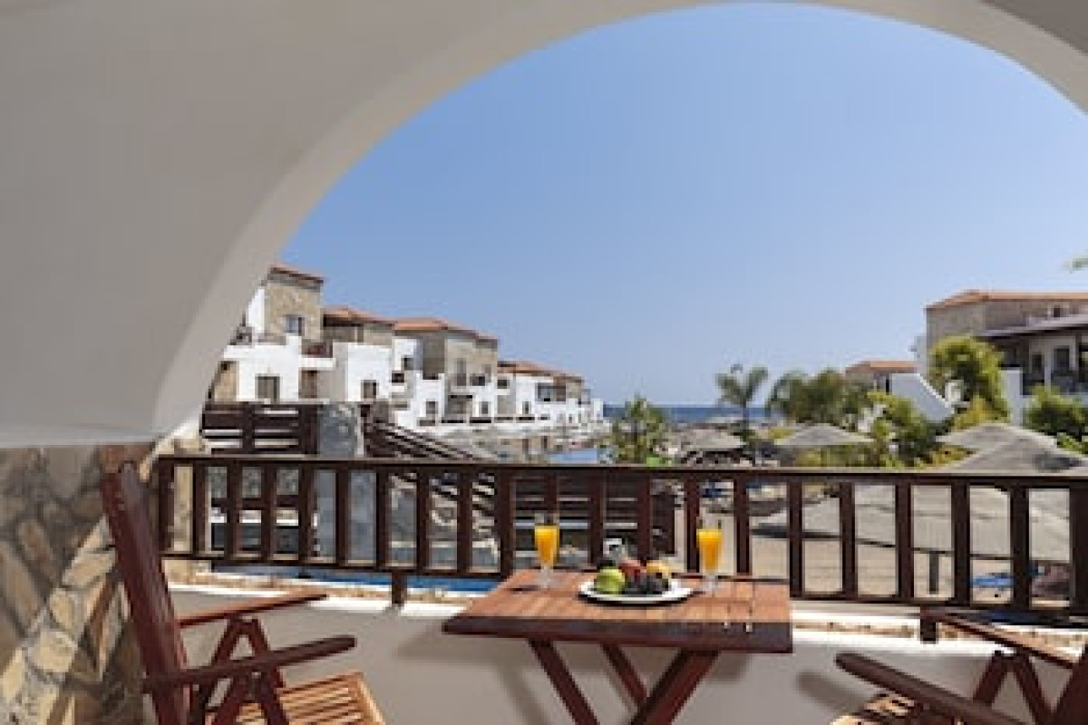 COSTA LINDIA BEACH