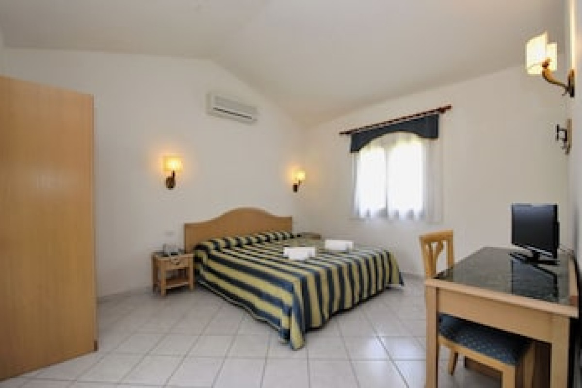 HOTEL CALA MIRTO