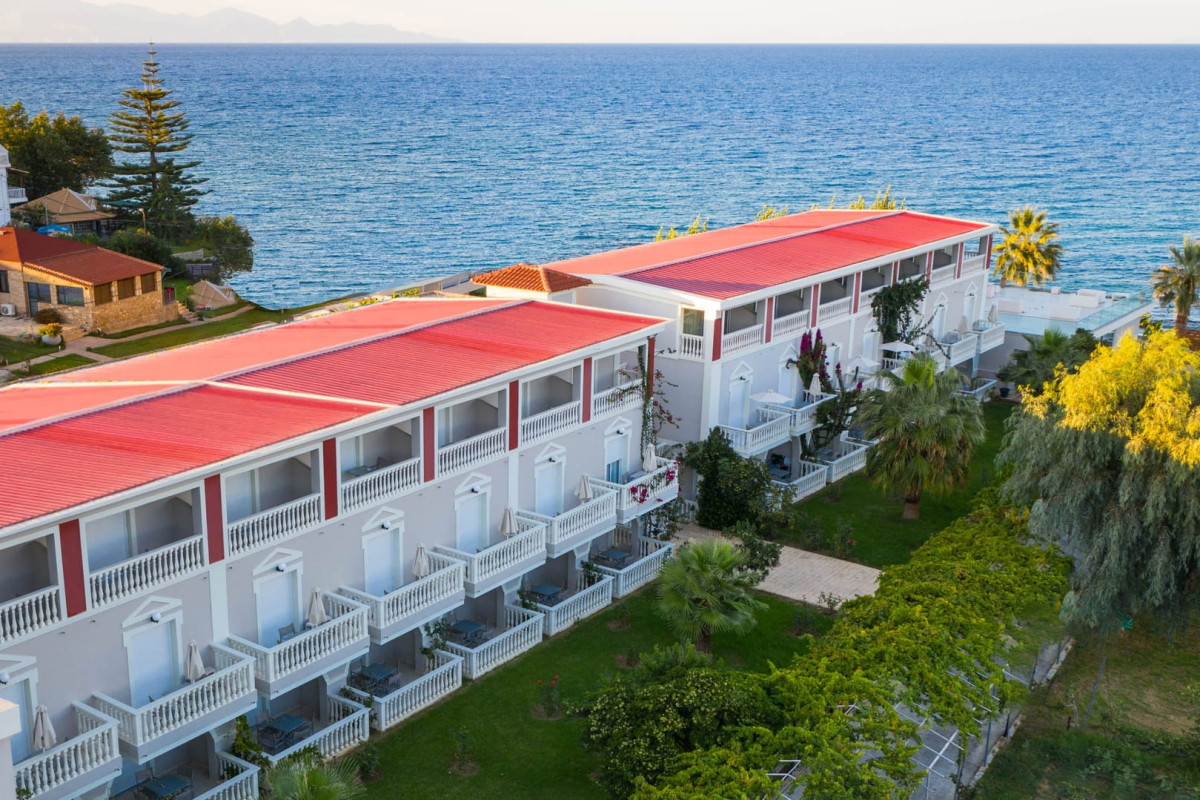 Belussi Beach Hotel & Suites