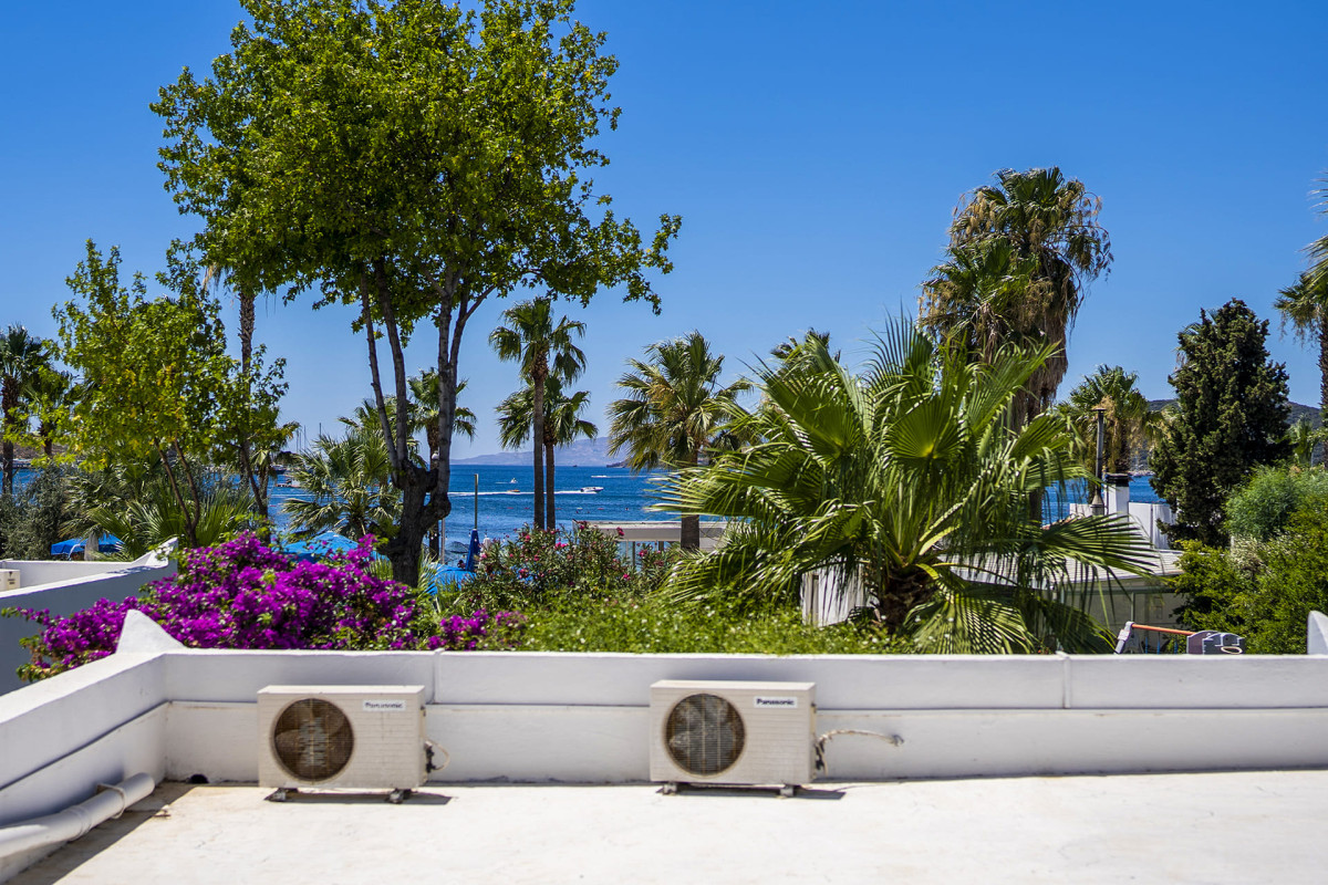 Nagi Beach Hotel