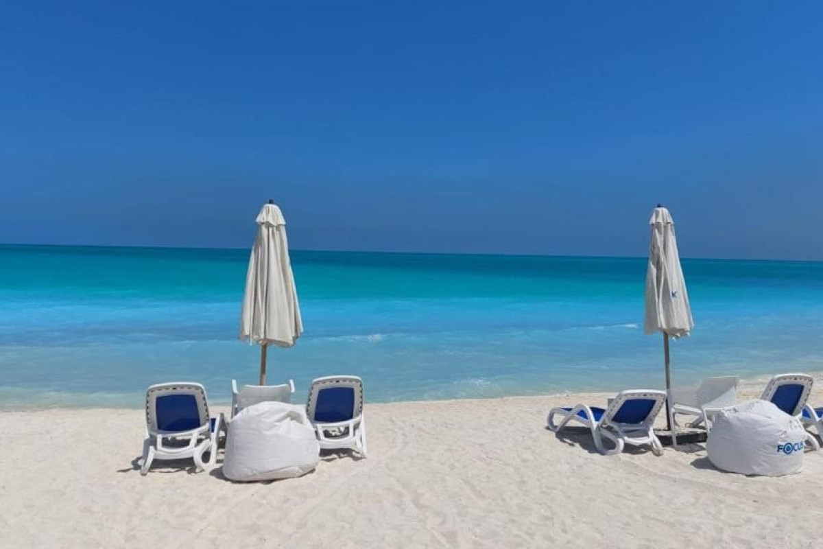 Azur One Eleven Hotel