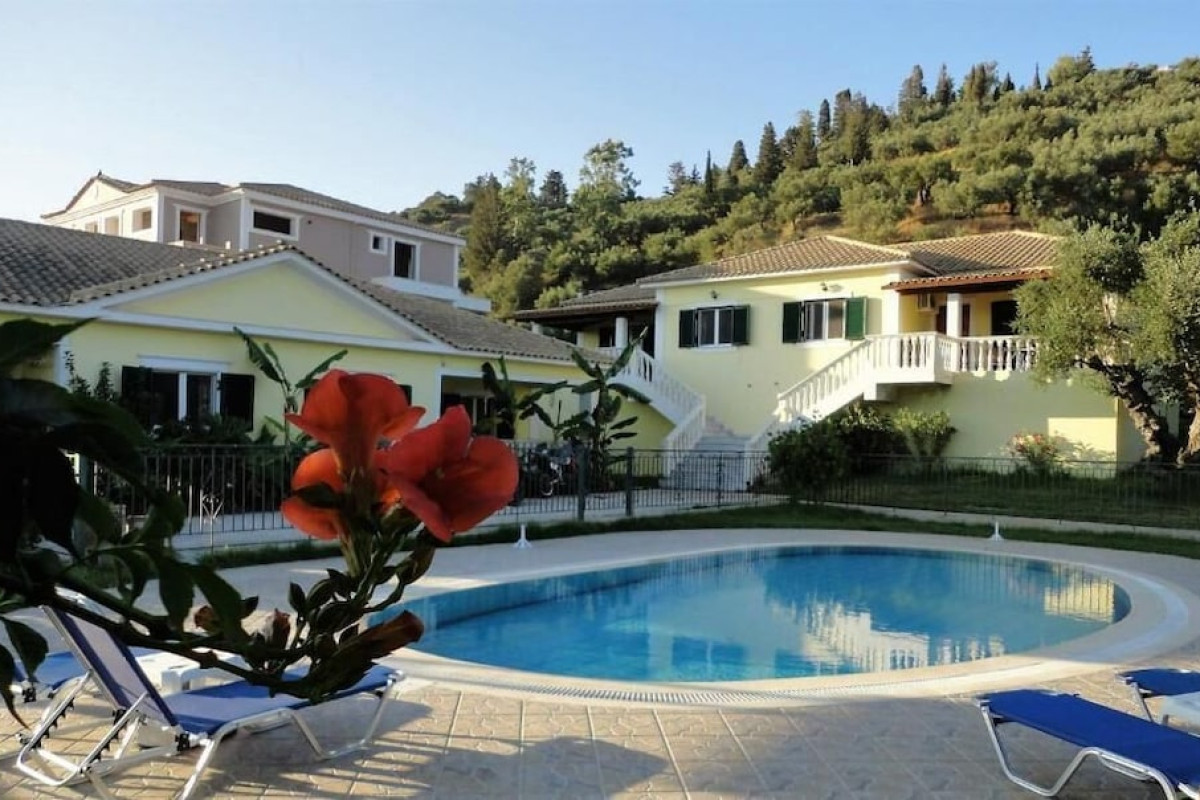 TONIA APARTMENTS