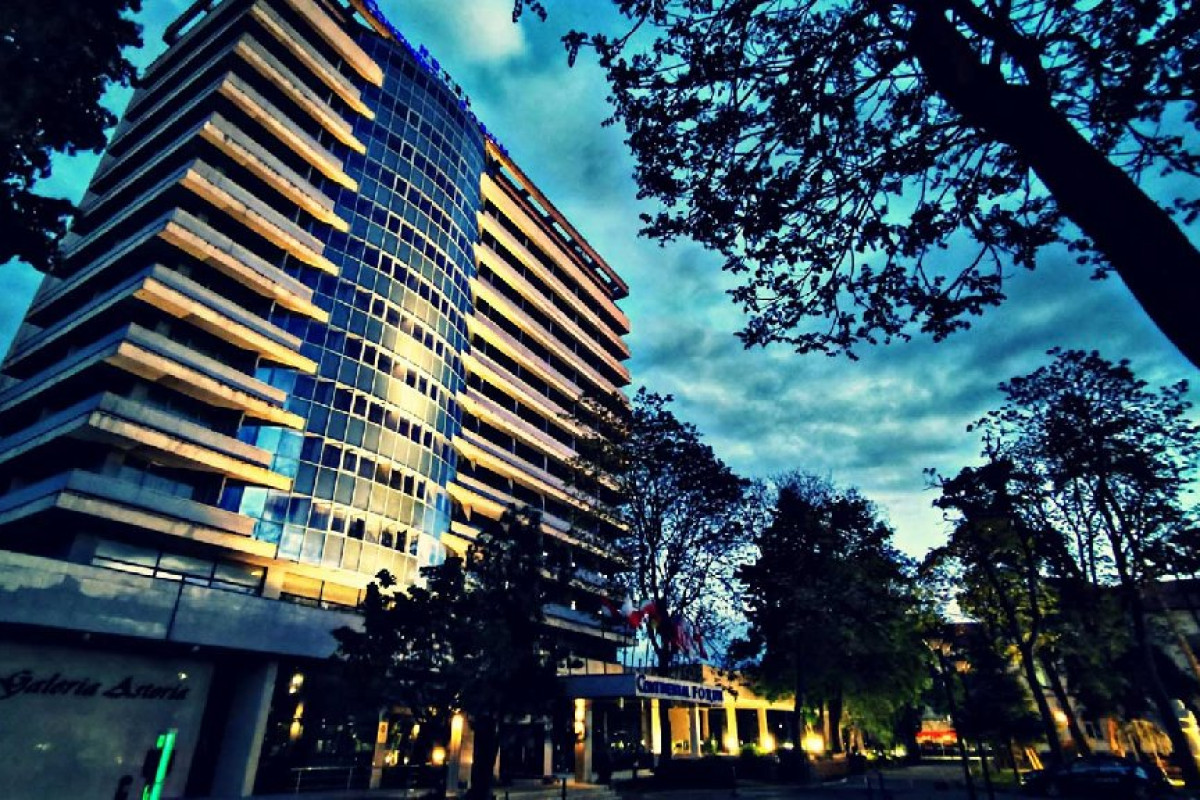 HOTEL CONTINENTAL FORUM.