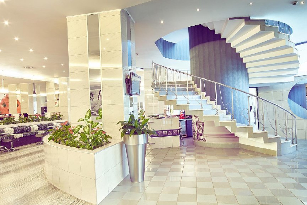 HOTEL CONTINENTAL FORUM.